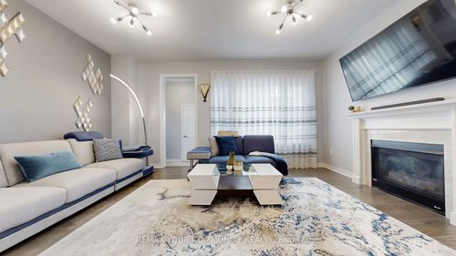 9 Applegate Dr, East Gwillimbury, ON, L9N0R2 | Card Image