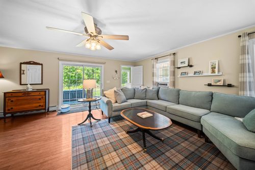 372 Mountain Rd, Concord, NH, 03301-6948 | Card Image