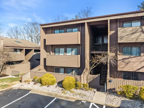 501-750 Shaker Dr, Lexington, KY, 40504-3745 | Card Image