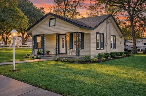 100 S 35th St, Corsicana, TX, 75110-4030 | Card Image