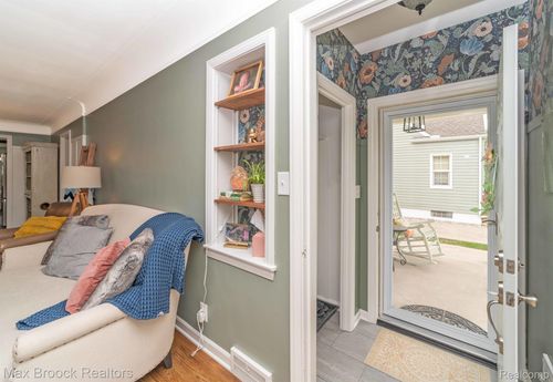 121 Blair Ave, Royal Oak, MI, 48067-2001 | Card Image