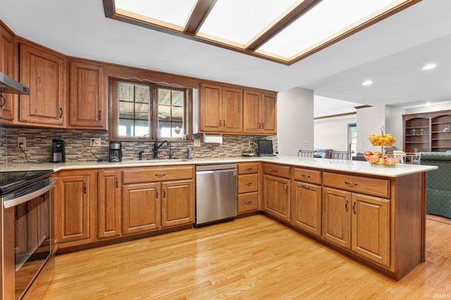 1106 Woodcrest Ln, House other with 4 bedrooms, 4 bathrooms and null parking in Kendallville IN | Image 20
