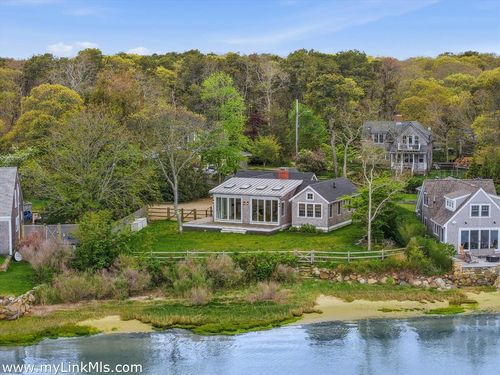 10 Fowler Ave, Edgartown, MA, 02539-6903 | Card Image