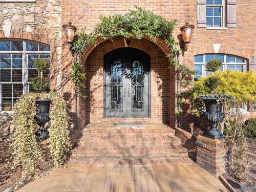 46 Mcmullen Ln Se, Gurley, AL, 35748-8001 | Card Image