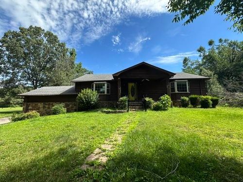 658 Cobblestone Dr, Savannah, TN, 38372-5004 | Card Image