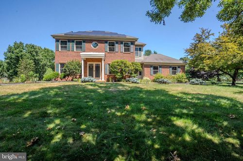 32 W Kincaid Dr, West Windsor, NJ, 08550-3022 | Card Image