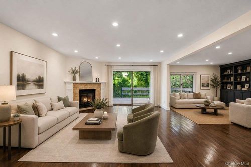 11 Pony Cir, Roslyn Heights, NY, 11577-1958 | Card Image
