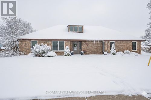 137 Thomas St W, Napanee, ON, K7R2H4 | Card Image