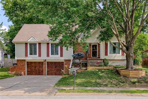 1209 Nw Roanoke Dr, Blue Springs, MO, 64015-1561 | Card Image