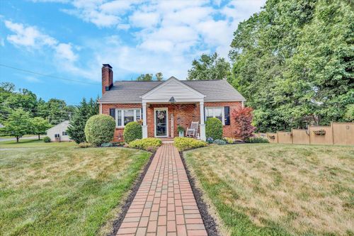 410 Parkdale Dr, Salem, VA, 24153-4016 | Card Image