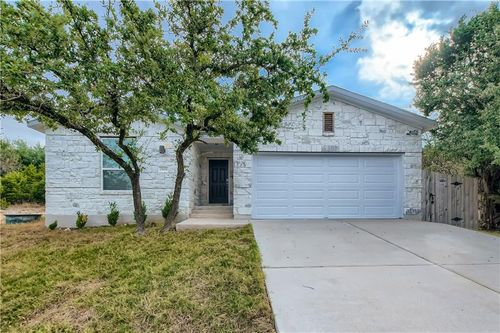 2909 American Dr, Lago Vista, TX, 78645-6734 | Card Image