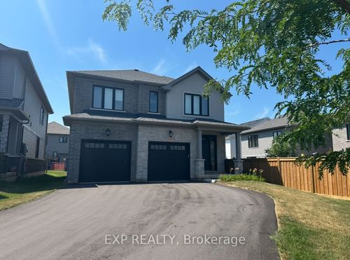 17 Vinifera Dr, Grimsby, ON, L3M0L2 | Card Image