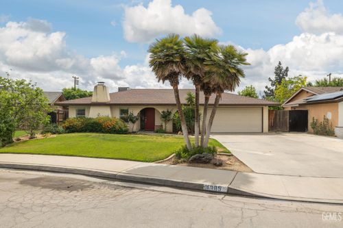 4805 Surrey Ln, Bakersfield, CA, 93309-4845 | Card Image