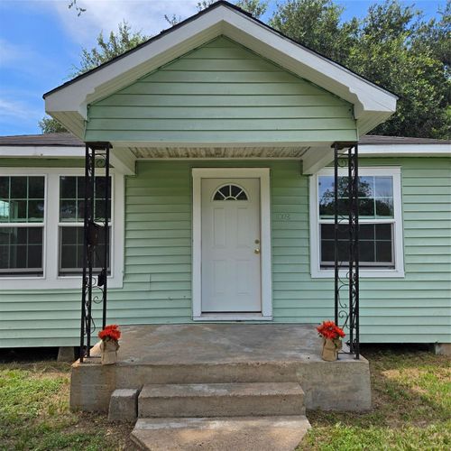 1003 Merchant St, El Campo, TX, 77437-3003 | Card Image