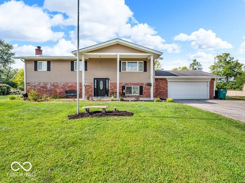 6485 Warren Ln, Brownsburg, IN, 46112-8517 | Card Image