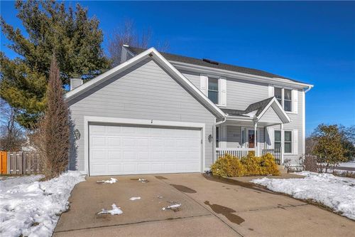 15808 Glenwood Ave, Overland Park, KS, 66223-3519 | Card Image