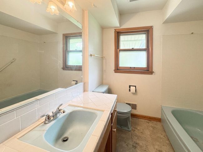 7173 W Wedgewood Dr, House other with 3 bedrooms, 1 bathrooms and null parking in Milwaukee WI | Image 10