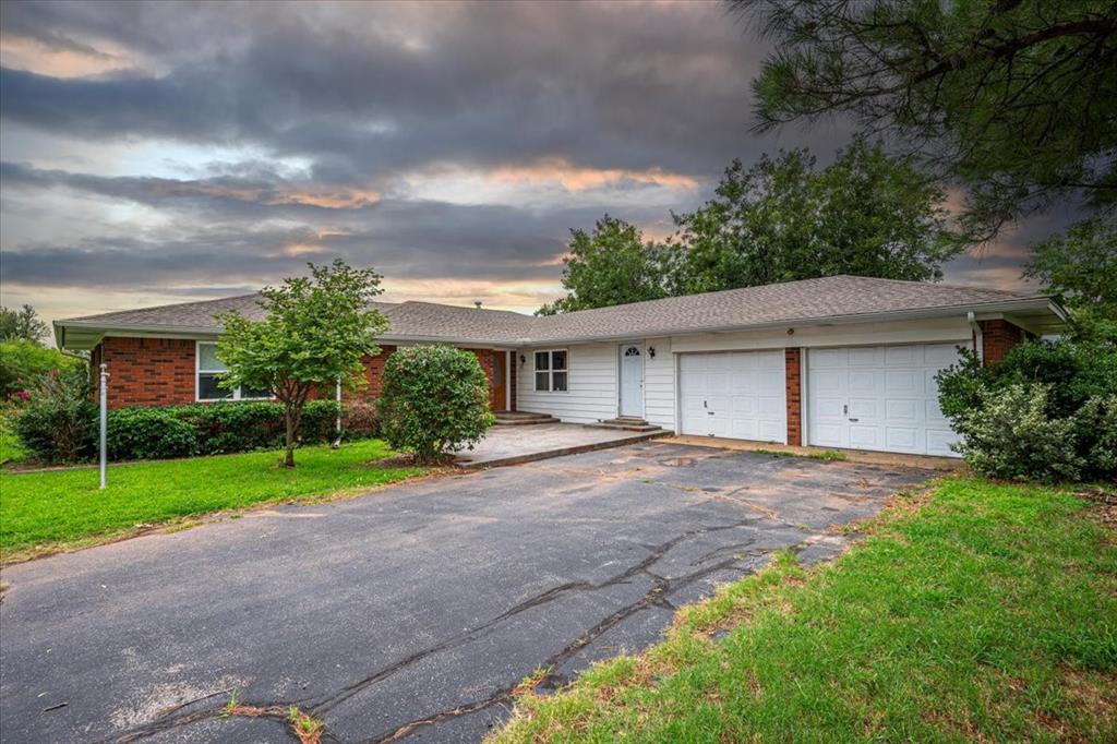 Meridian Ave, Crescent, OK 73028