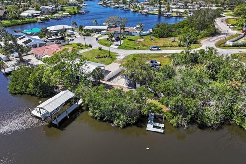 107 6th St Nw, RUSKIN, FL, 33570-3903 | Card Image