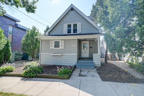 927 Drake St, Madison, WI, 53715-1607 | Card Image