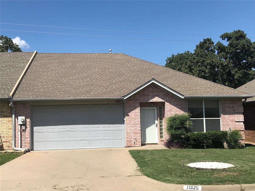 Teresa Ct, Weatherford, TX 76086
