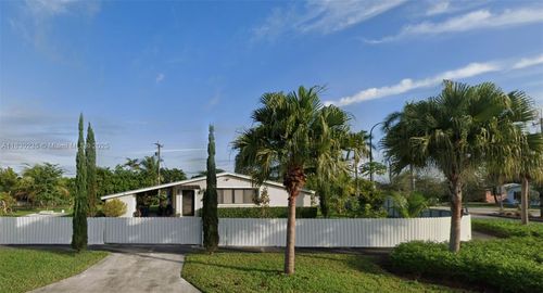 9465 Cutler Ridge Dr, Cutler Bay, FL, 33157-8713 | Card Image