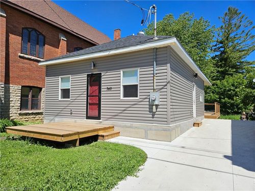 360 Frank St, Wiarton, ON, N0H2T0 | Card Image