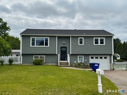 3 Oriole St, Pawcatuck, CT, 06379-2319 | Card Image