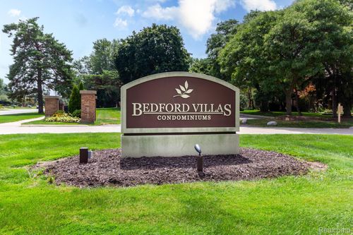 83-41727 Bedford Dr, Canton, MI, 48187-3705 | Card Image