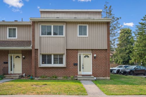 16-121 University Ave E, Waterloo, ON, N2J4J1 | Card Image