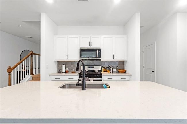 4098 Haleston Rd, Townhouse with 3 bedrooms, 3 bathrooms and null parking in Duluth GA | Image 4