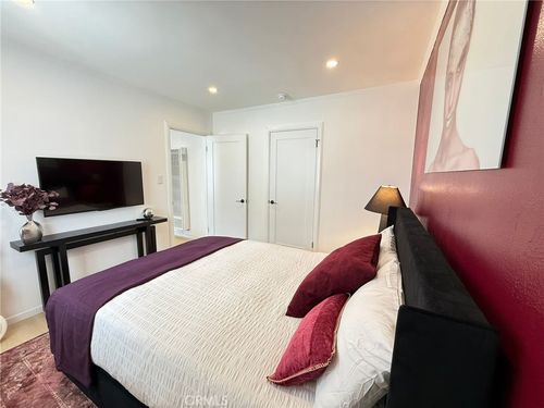 1123 N Vista Street, West Hollywood, CA, 90046 | Card Image