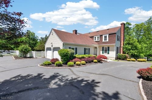 17 Cedar Rd, Whitehouse Station, NJ, 08889-3704 | Card Image