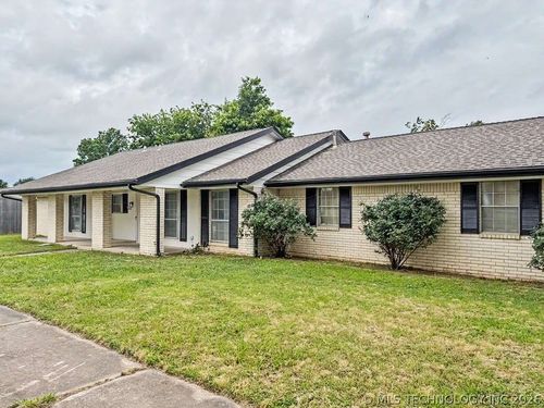 5210 74th Ave, Tulsa, OK, 74145 | Card Image
