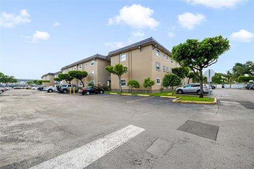 332-4655 Palm Ave, Hialeah, FL, 33012-4058 | Card Image