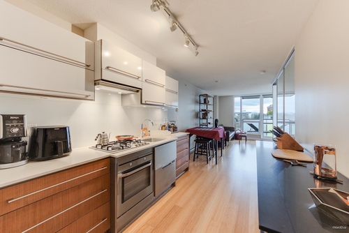 806-718 Main St, Vancouver, BC, V6A0B1 | Card Image