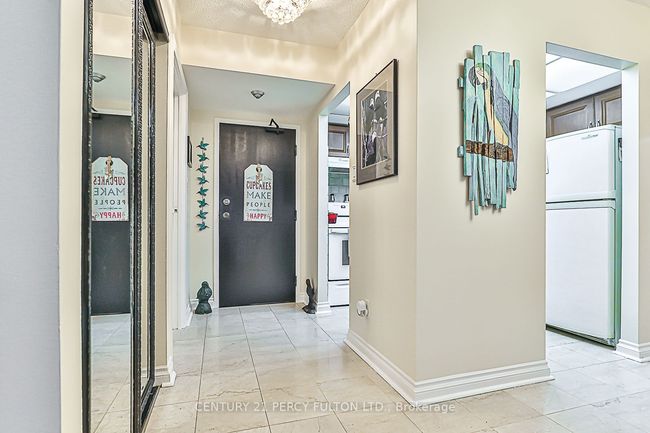 203 - 249 Major Mackenzie Dr E, Condo with 3 bedrooms, 1 bathrooms and 1 parking in Richmond Hill ON | Image 6