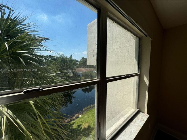 APT-315 - 4215 University Dr, Condo with 2 bedrooms, 2 bathrooms and null parking in Sunrise FL | Image 28