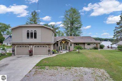 8030 Long Lake Road, House other with 3 bedrooms, 1 bathrooms and null parking in Hale MI | Image 2