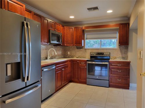 na-30 Ne 56th St, Oakland Park, FL, 33334-1710 | Card Image