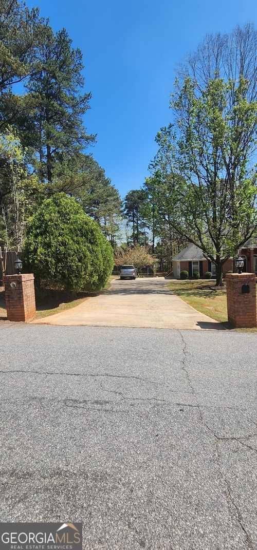 105 S Arcadia Dr, Bogart, GA, 30622-1671 | Card Image