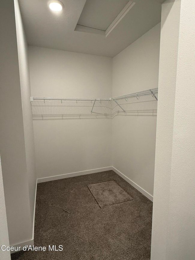 Primary closet | Image 16