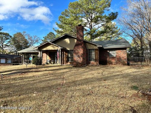 632 Briarcliff Cir, Jackson, MS, 39212-4603 | Card Image