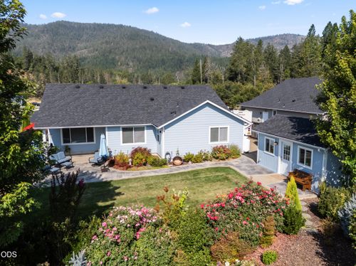 263 Retirement Ln, Cave Junction, OR, 97523-0200 | Card Image