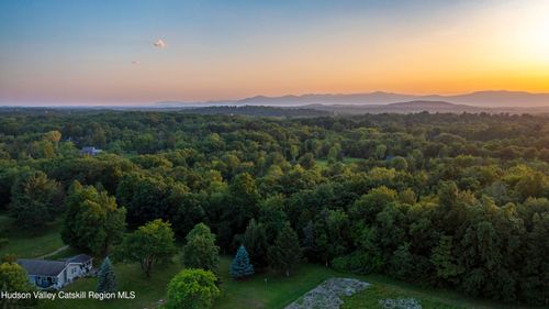 7 Stickles Rd, Hudson, NY, 12534-4447 | Card Image