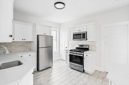 1-33 Harbor View Street, Boston, MA, 02125 | Card Image