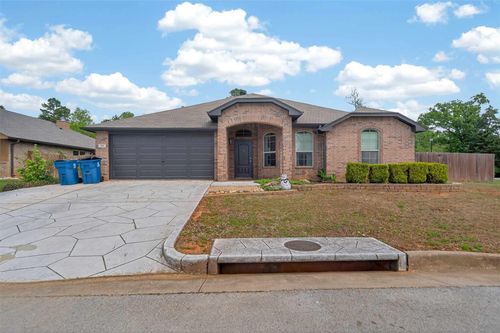 500 Virginia Ct, Whitehouse, TX, 75791-3141 | Card Image