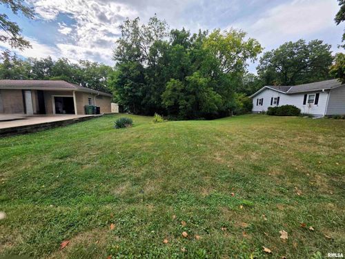 405 Sherwood Park Rd, Washington, IL, 61571-1831 | Card Image