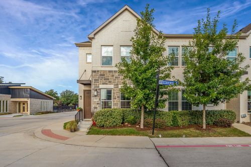 9905 Hennings St, Irving, TX, 75063-0086 | Card Image