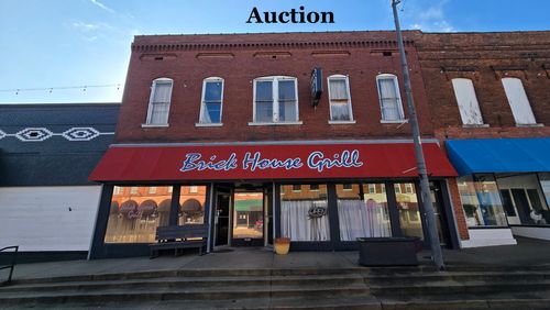 308 S Main St, Anna, IL, 62906-1242 | Card Image